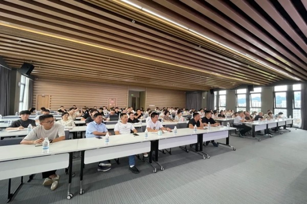 強化公司稅務、法務建設 增強風險防控能力 —浙江中立建設有限公司開展稅務和法務培訓會